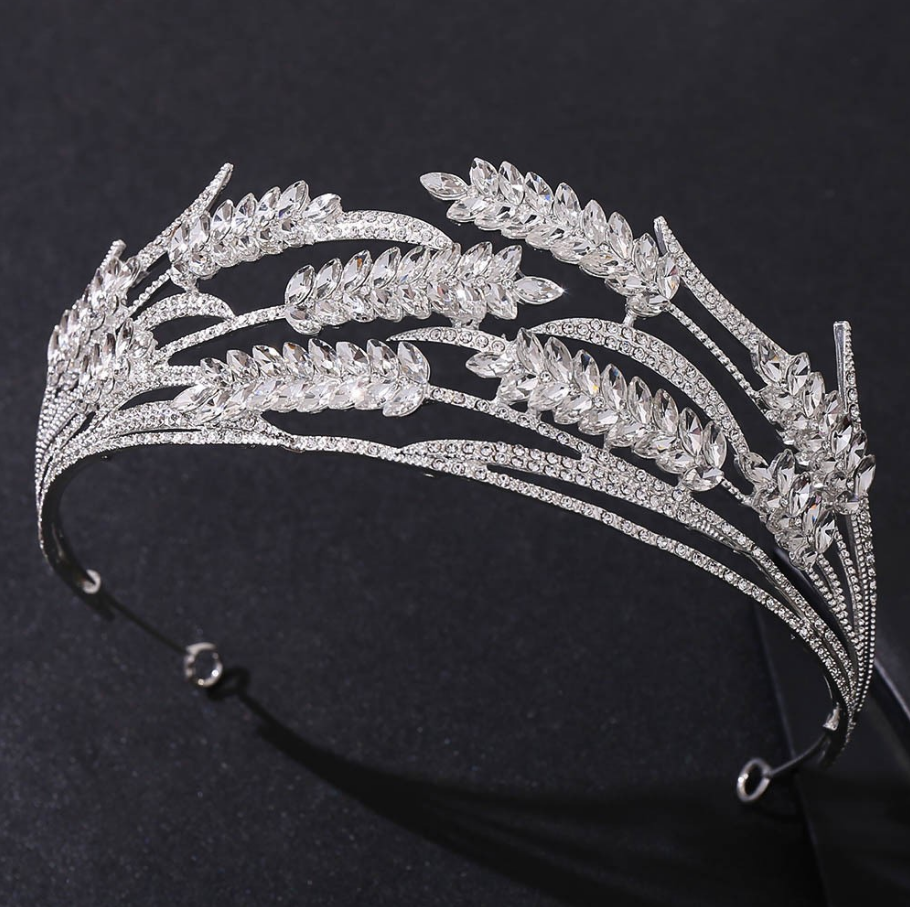 Acessório de cabelo para noiva estilo editorial e moderno