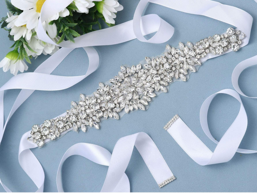 Cinto de pedraria com fita de cetim para vestido de noiva branco