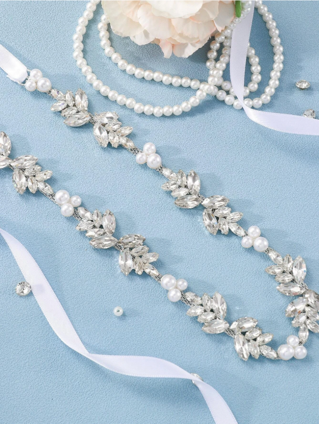Cinto bordado para vestido de noiva com cristais e pérolas