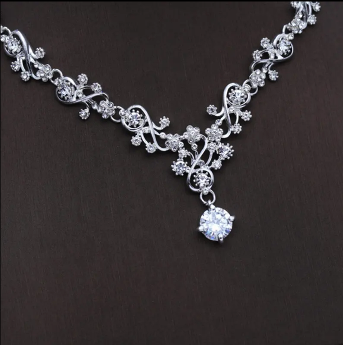 Opções de conjunto de colar e brinco para festas de gala e cerimônias