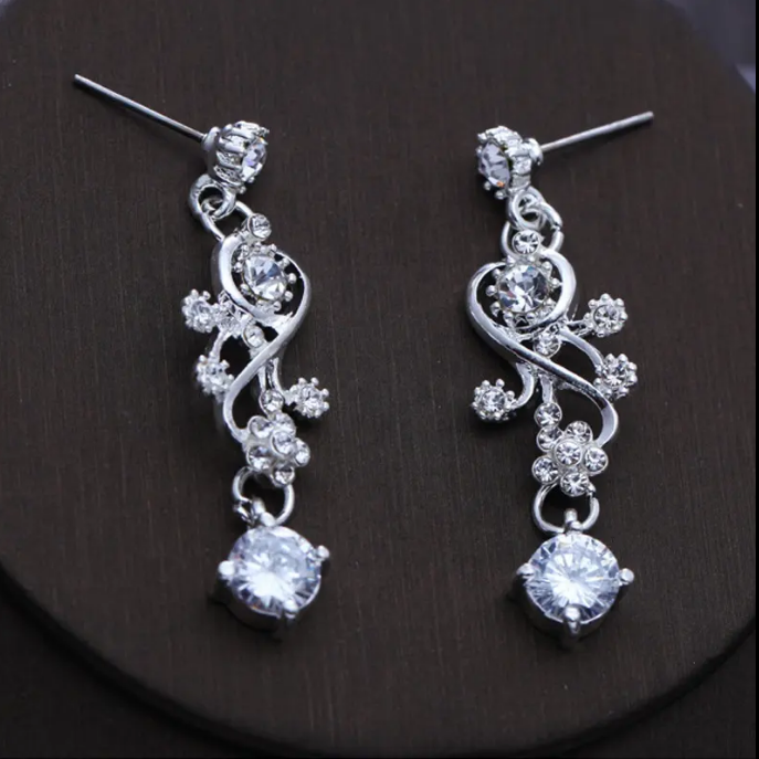 Opções de conjunto de colar e brinco para festas de gala e cerimônias