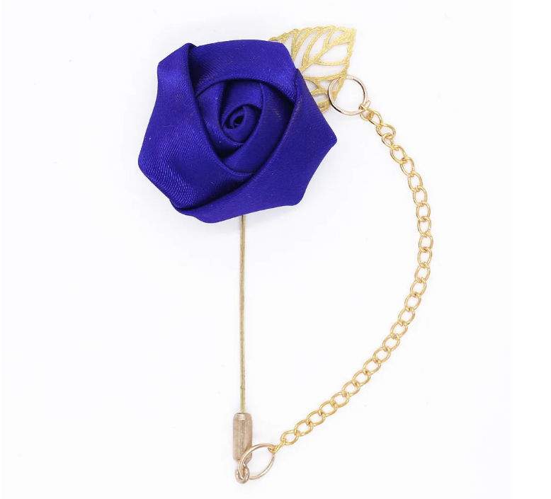 Flor de lapela azul para noivo padrinho pai da noiva