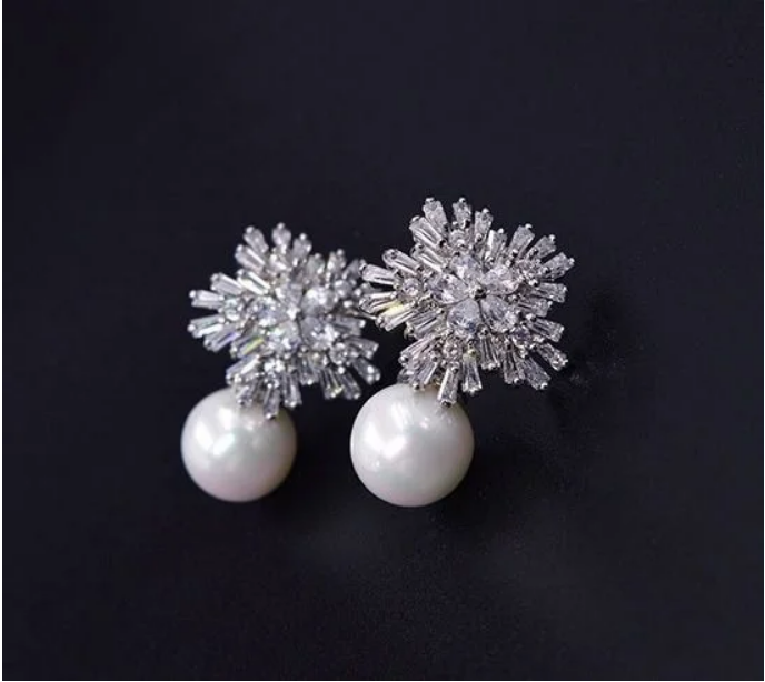 brinco br18 (1) Brinco com detalhe de pérolas clássico para noiva e festa