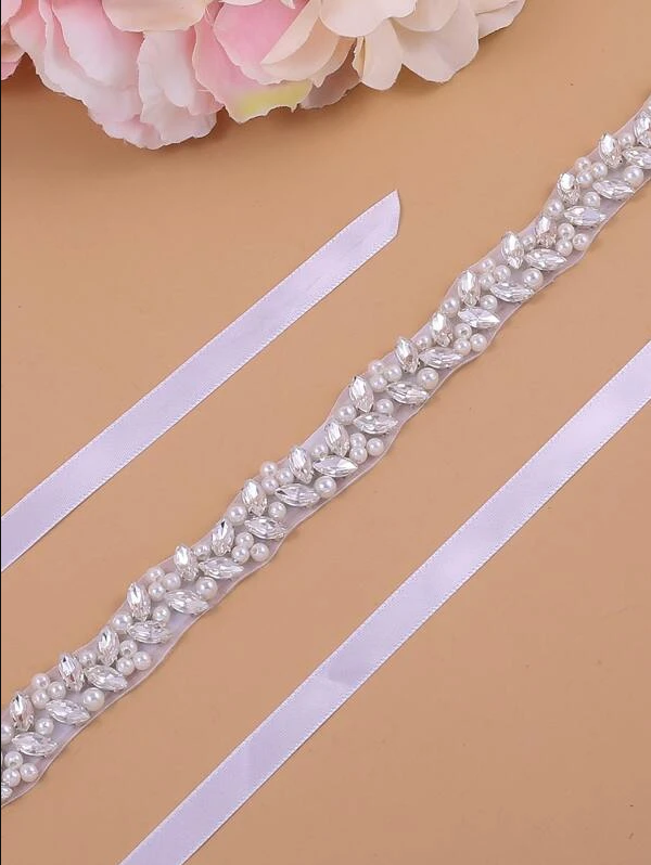 Cinto bordado para vestido de noiva com cristais e pérolas