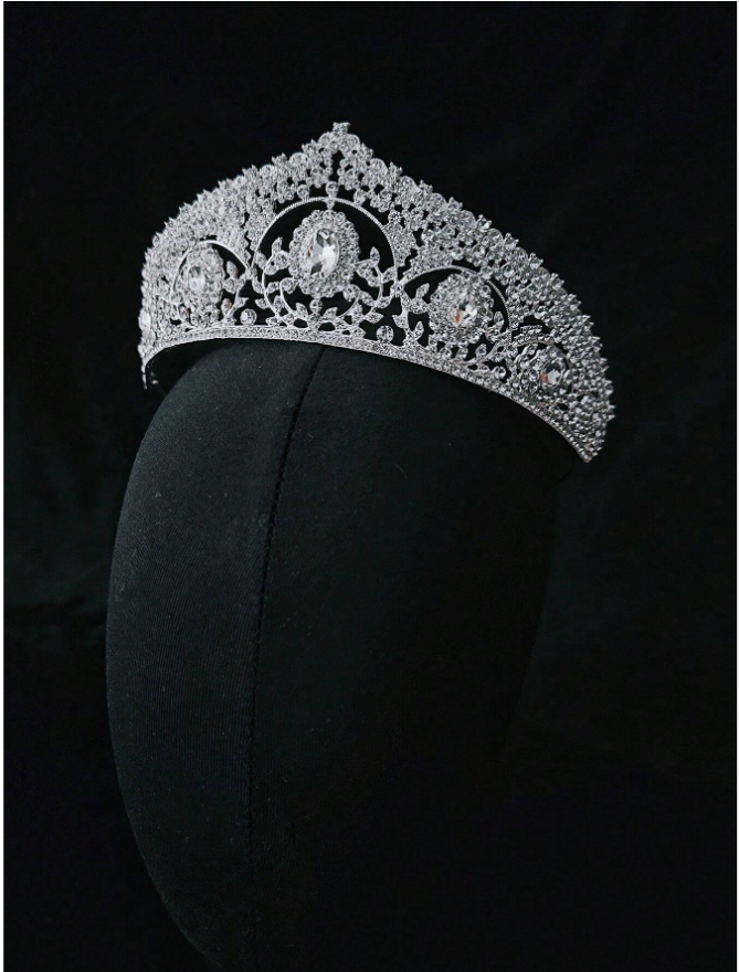 Brilho luxuoso em coroa de 6 centímetros para noiva e debutante