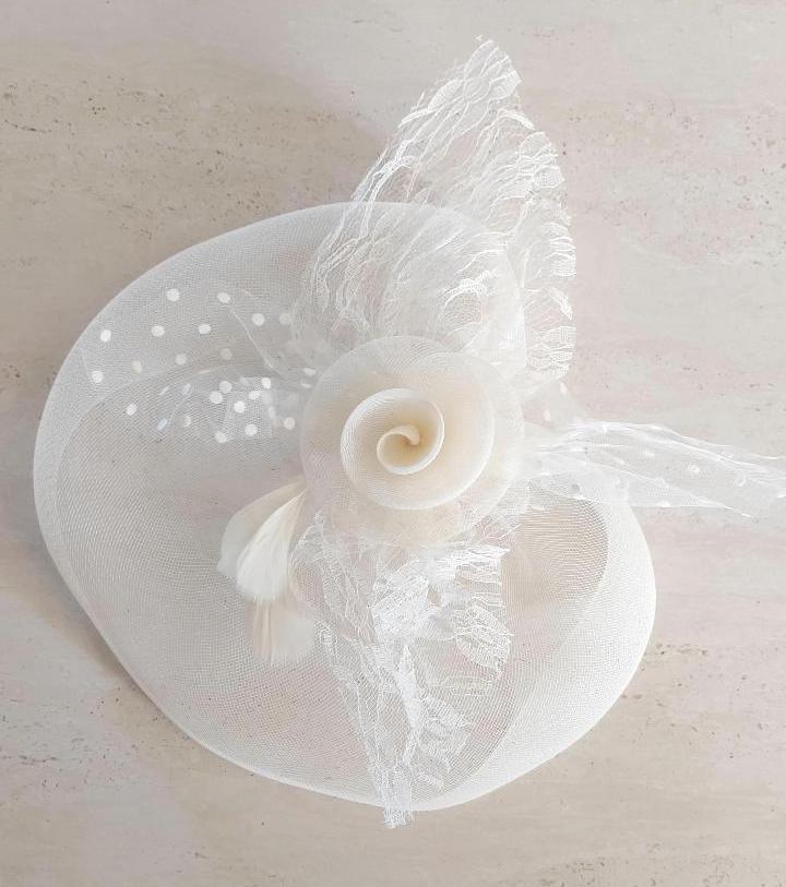 fascinator creme 1 Fascinator casquete creme chapéu vintage para noiva ou madrinha