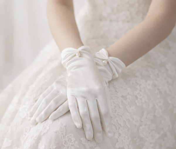 Luva de noiva em cetim estilo moderno