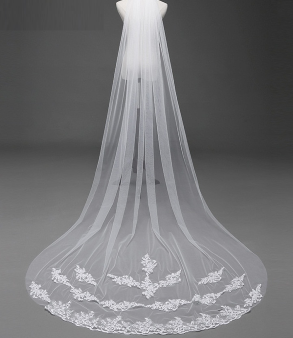 Véu de noiva estilo catedral 2,75 metros com aplicação de renda nas bordas