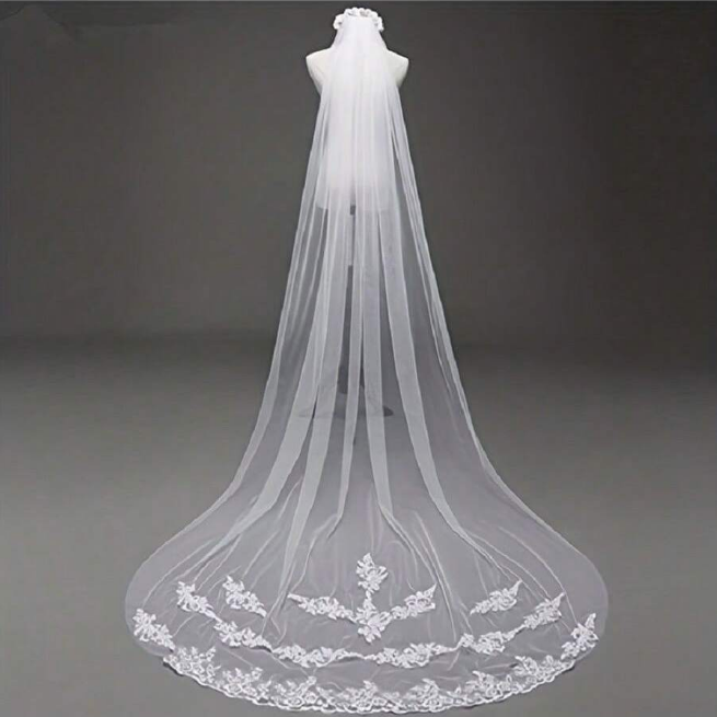 Véu de noiva estilo catedral 2,75 metros com aplicação de renda nas bordas