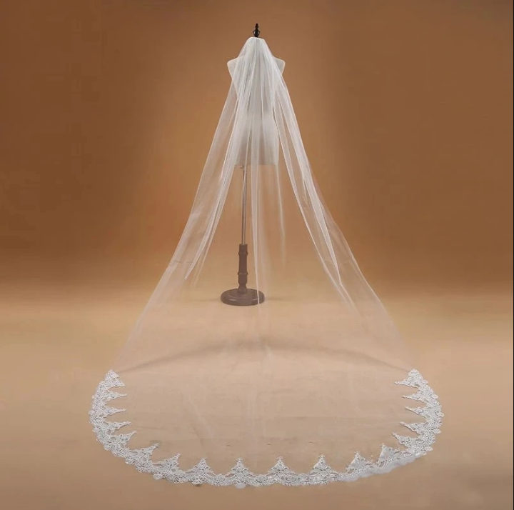 Véu de noiva estilo catedral 2,60 metros com aplicação de renda nas bordas