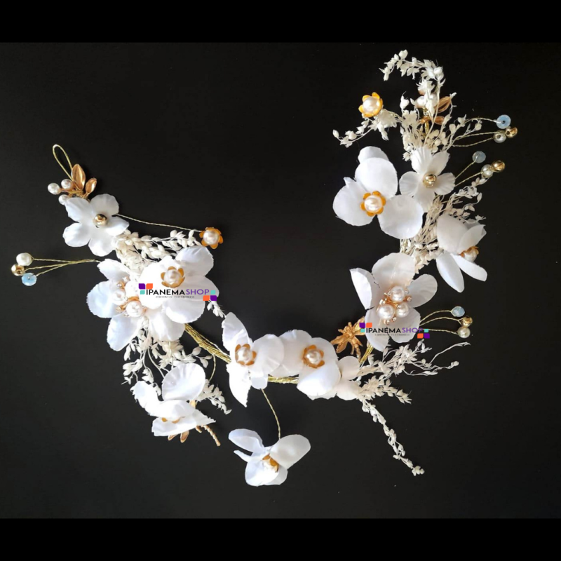 tiara de cabelo noiva flor branca com detalhes dourados