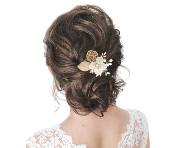 Pente de cabelo noiva com flor branca e folhas douradas luxo