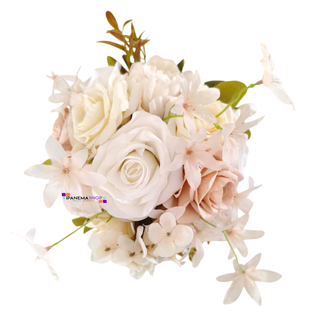 Buquê de noiva permanente com rosas off-white, rosa chá e raminhos delicados, com cabo encapado em fita de cetim.
